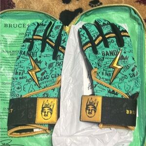 Bruce Bolt King of JUCO Men's Graphic Gloves - Green and Gold